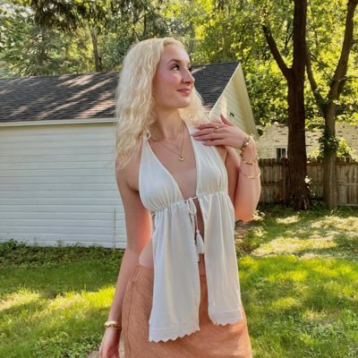 maggie_evert's profile picture. she/her 🌱
