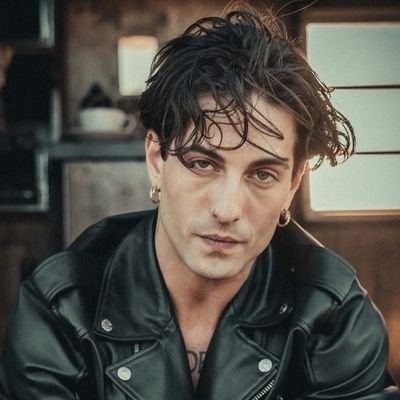 @iTHEPOPESTAR