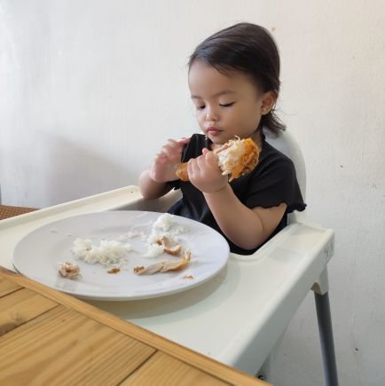 tarinda_aliyah's profile picture. Senyum itu satu sedekah.. :)