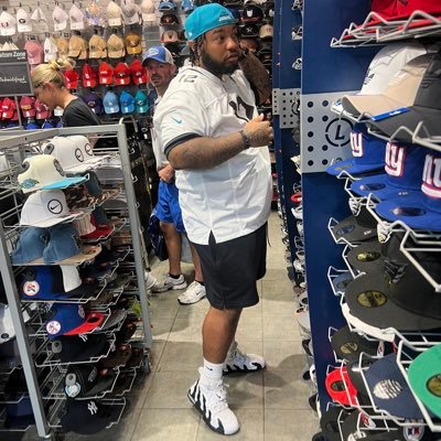 Just a Fatboy trying to Eat #LLV 🕊 ig:Beezy_stayfocus