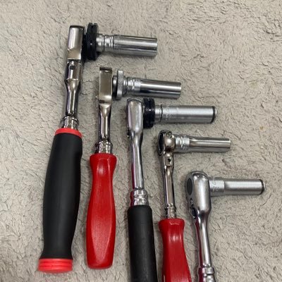 yishilongr98003's profile picture. 工具　格闘技