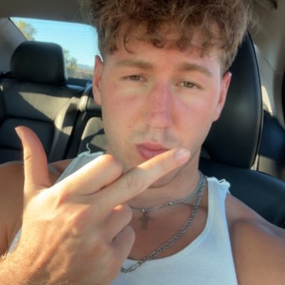 Straight, Alpha, 19 y/o, size 11 feet, Dm for customs and drains, I deserve it all