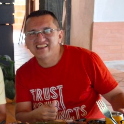 Colombiano dichoso de la vida, trabajador independiente, Amo a mi Dios y familia, respeto la vida y la democracia, Cristiano católico hasta el fin de mis días .