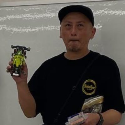acr30lux's profile picture. ミニ四駆初めて10年以上たちますが未だにバンクスルー出来なくスロープではいつもセミになってます。 LCではいつも4コース走ってしまいます。地元では内郷のキムタクと呼ばれています。普段陰キャラチー牛ヤローですがタンバリン渡すと陽キャラになります。飲み屋ではJINしか飲みませんがすぐゲロします。