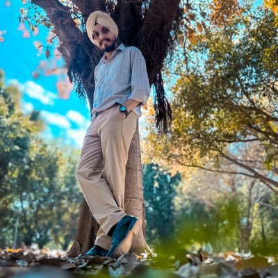 charanjeevs8's profile picture. ⚡ #AFC @Arsenal