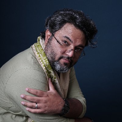 Best Selling & Award Winning Author | Motivational Speaker | Screenwriter | Poet | Lyricist
Contact: info@akshatguptaofficial.com