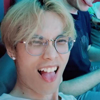 rem_yeon's profile picture. don't listen to @anikkibara