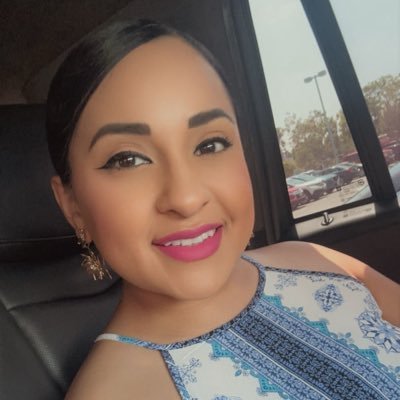 Wife and Mother of 3. 💖 English Teacher at Eastwood HS 🤓🍏 Lover of books, coffee, crafting, and fishing.✨