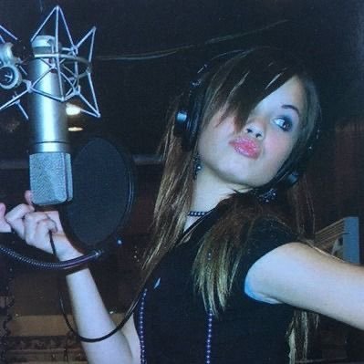 popstar lover/record collector ⋆ DEMI LOVATO ⋆ ariana ⋆ miley ⋆ little mix ⋆ jade ⋆ leigh anne ⋆ perrie ⋆ chappell ⋆ taylor ⋆ sabrina ⋆ gaga ⋆ beyoncé ⋆ charli