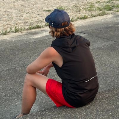 ゆうりです♪174㎝.68㌔ マッサージ、オイルマッサージ、癒しのマッサージはお任せください✨ 柔軟なセラピストを目指しています🥰 初めての方はカウンセリングをした上で進めていくので安心して予約してください!! 経験ある方も要望に合わせていきます😊 ゆうりまでDMください☆ https://t.co/jND74SyQgl
