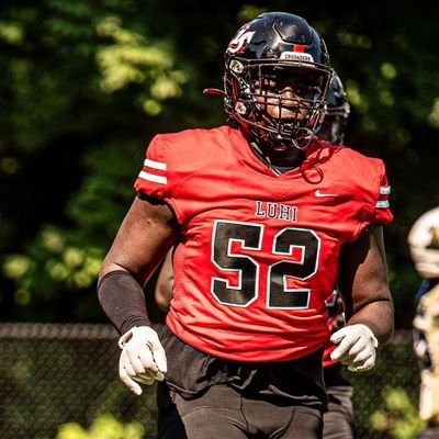 ✝️ | O/D Lineman @LuHiFootball 🔴⚫| ⚖️ 6'2 275lbs| 80inch Wing | Class of ‘26 | 📚NHS| 4.0 GPA 🧠|🥇NYS All-League | NCAA #2212744899 | ☎️ 516-450-6323
