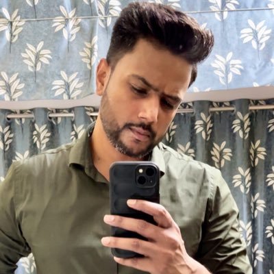 आत्मनिर्भर, अभद्र, अश्लील, असहनशील, आसामाजिक। यहाँ आलोचना की जाती है। दुनिया जहान के हर मुद्दे में रुचि रखता हूँ। रिट्वीट्स अनुमोदन नही है।