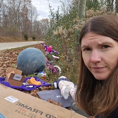I'm Stephanie, the wife of Dirty Tesla! Providing you with behind the scenes moments and also the personal manager of Elon musk.