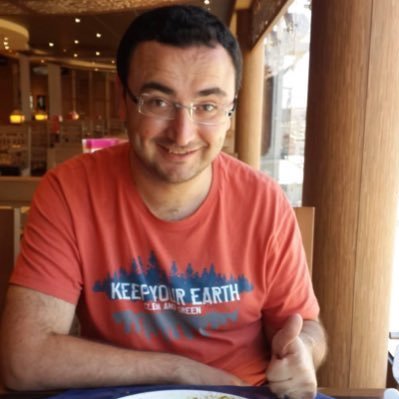 İtalya, İrlanda ve İskoçya doğasına hayran. Antik kent ve müze sever. Yaşasın tam bağımsız benliğim. Yaşasın laik demokratik cumhuriyet. Bursa Barosu. Bursaspor