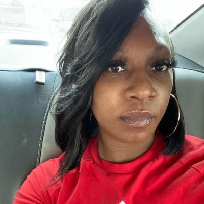 TracyRober318's profile picture. 