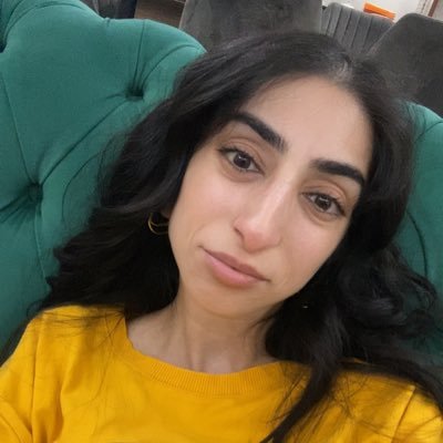❄️ Kar tanelerinde muhteşem bir anlam gizlidir, o da birbirine zarar vermeden yol almanın mümkün olmasıdır 🤍