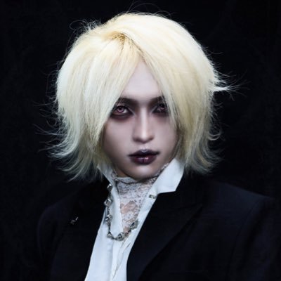 mass suicide or damnation :3 | priv: @isacapetaloira | a garota do vape assinado pelo kyuho | ela/ele