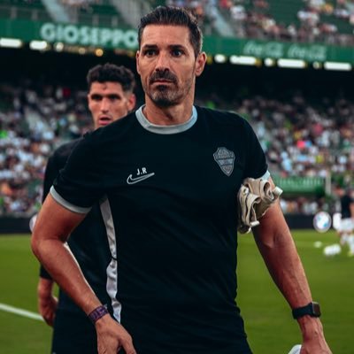 Entrenador de porteros @rfef - UEFA GK A , @twofivegloves - Entrenador de porteros en @elchecf