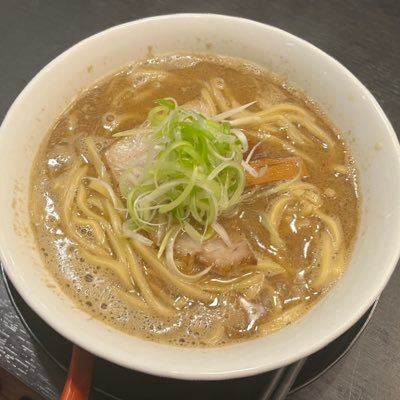 6qk_w's profile picture. ヤクルトスワローズとAPEXが好きです！