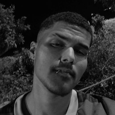 sagitadezz's profile picture. só existindo