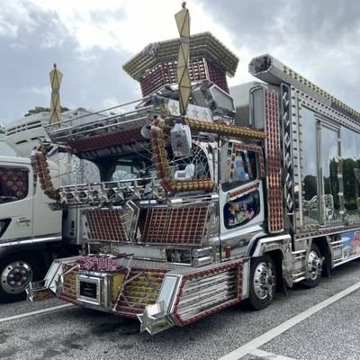 1Pz5fr5yGVdmOr1's profile picture. 