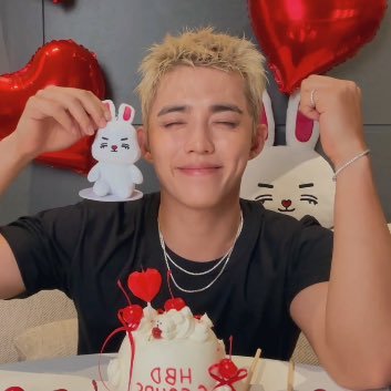 ā
ā if you ask me about love it's #ģģ¤ģæ±ģ¤ #ģøėøķ“ 𦹠āt°⩠ā§Ė ą¼ brain child of @keirativemindph and matcha barista at @0526LOVECLOUD ౨ą§āĖļ½”āāšāĖā¹ā”