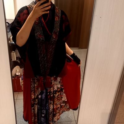 取引メインでアカウント作ったが……最近珊瑚礁知ってくれてる人多いから普通にアカウントにしとくー。QF和装アイテムこよなく愛する和装女子。まぁ、今まで通り日常あげてきまーす
和装赤族、キューフラー。&クロスカルチャー剣拓矢激写要員(*´ー`*)