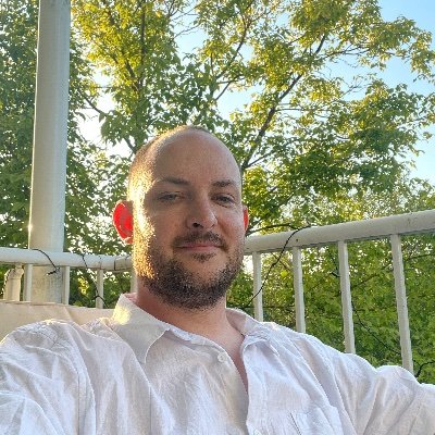 b_lasdinat's profile picture. 