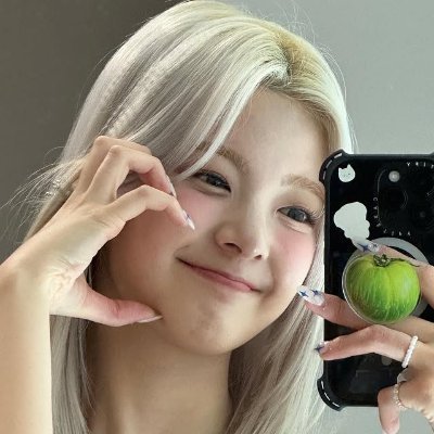 loveliaberryy's profile picture. MIDZY , DIVE 🍀 ヨジャドルがだいすきなisfpです🪄