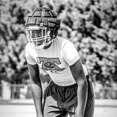 6’4| 225lb | DE C/o 26 Arundel Highschool #2409187688| NCAA ID: #2504579234 ojojoseph865@gmail.com