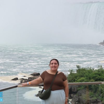 EmmaEmmer's profile picture. 28 • LFC • 🍓