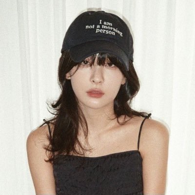 𝑪lara, born in 1995, embodies sophistication and sensuality, leaving admirers in awe of her captivating persona. MDNI.