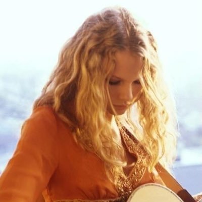 thestoryofbean's profile picture. professionally misunderstood 🍊 they/she 🍊 blk lesbian