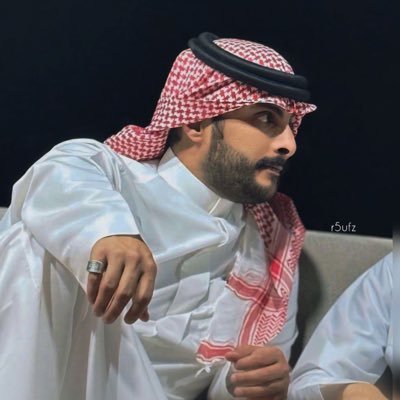 نبيلٌ في عُزله / غامضٌ بكل وضوح / شاعرٌ بكُم / متحدثٌ إعلامي / خبيرٌ في الإداره / غالباً مشغول 966599599066