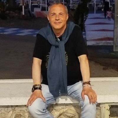 Cittadino del mondo. Di sinistra e anarcoide da sempre. Antifascista.
Sempre a fianco degli ultimi. Disertore in ogni guerra.
DM⛔
#PeacenoWar #FreePalestine