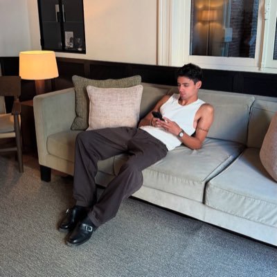 noahdamianr's profile picture. Art Director & Editor ㅤ/ᐠ - ˕ -マ | Here for inspiration, nostalgia, research and all things creative. 💻🧑🏻‍🚀✍🏻