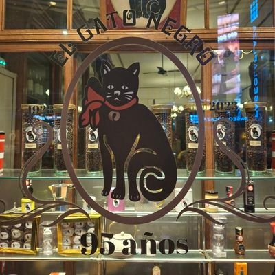 cuentaqnocuenta's profile picture. Todo el mundo se está yendo de este antro y yo volviendo. Así soy