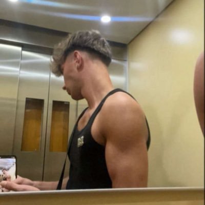 Sanchez08845331's profile picture. 