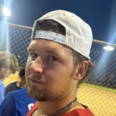 grandewhiteman's profile picture. Class of 02 , womanizer , unemployed