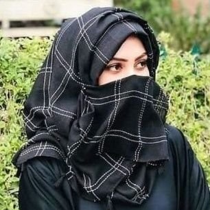 زما وجدان ماته دا اجازه نه راکوي چي زه دلته داسې ليکنې نشر کړمه:
چي ټولنه خرابه شې، يا خلک فحشاء ته سوق شي،
مونږ په اسلام پاشلي يو،
اسلامي لیکنې به نشرومه.☝️