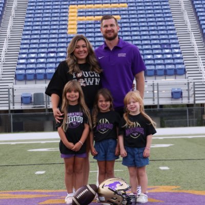 Offensive Coordinator at Marble Falls HS @MFTX_FB — @sara_simmons_, Crosby, Camryn, Carsyn — Love God. Love People. — Faith. Family. Future. Football. — #DARTS