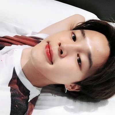 lotusflwrm's profile picture. 
