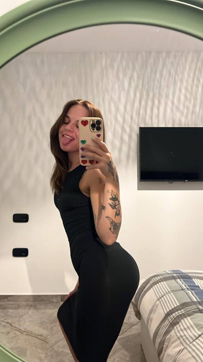 Dm or Follow me for meetup 😈
Main account: @lenaliftz