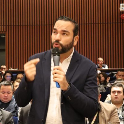Esposo de Carolina. Papá de Valentina, Luciana y Gabriel. Abogado y Docente. Presidente de @fenalperCo Personero de Montería @personeriatweet