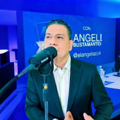 Comunicador. En este cuenta vamos a conversar de #Futbol y deportes. . Temas que te ayuden a salir adelante y triunfar nos encontramos en @abustamanteofic