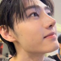 lexi (@lxndreads) 's Twitter Profile