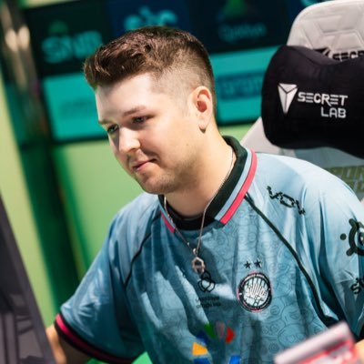 Warzone Player & IGL for @TwisMinds • EWC 2025 Champ 🏆 • Code