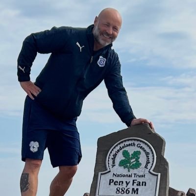 Lover of music, live bands and Cardiff City fan, Blue all the way and father of children. I play football and enjoy 🏃♂️