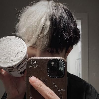 happyhappyc0's profile picture. into ateez and xikers!

I also watch dramas, anime, danmei,  manhwa, basically anything w a good story!