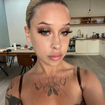 French porn actress 💦           To see more about me go see my link 🔞 3rd account 🥲